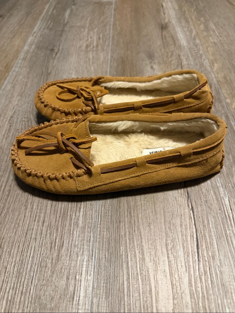 Minnetonka Kids Tan Suede Moccasin Slippers with Faux Fur